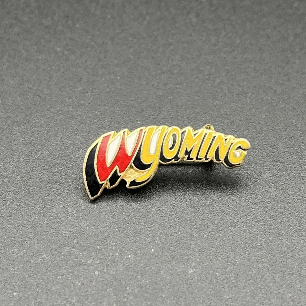 Vintage State Of Wyoming USA Lapel‎ Hat Pin
